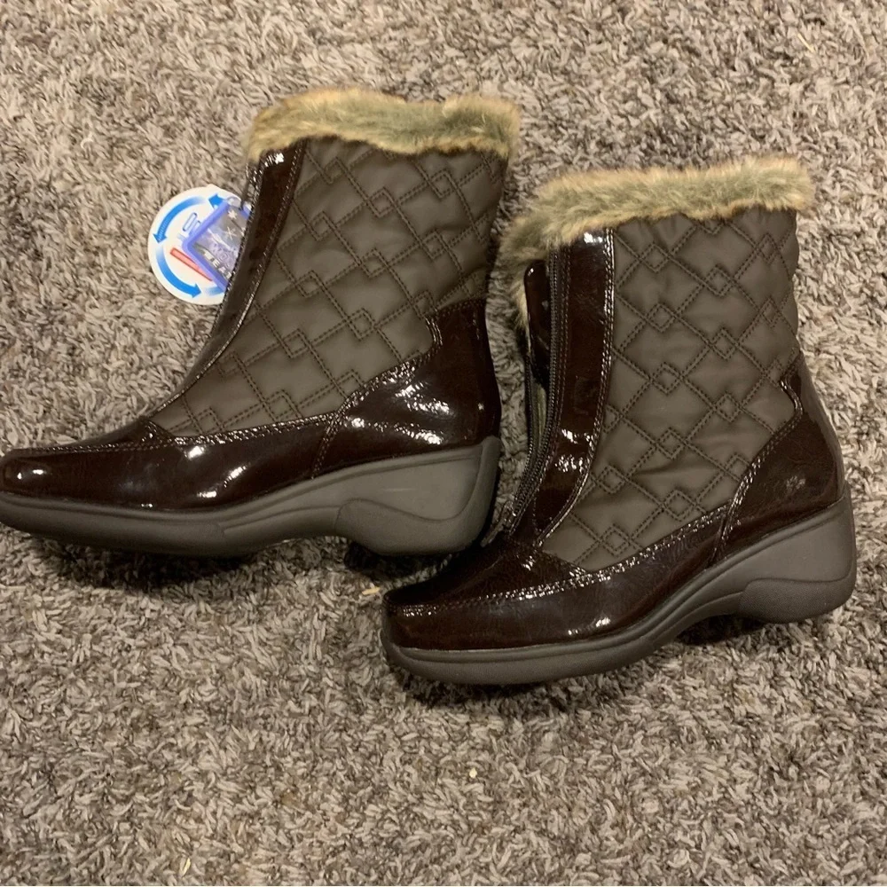 Women’s White Mountain Snow Boots